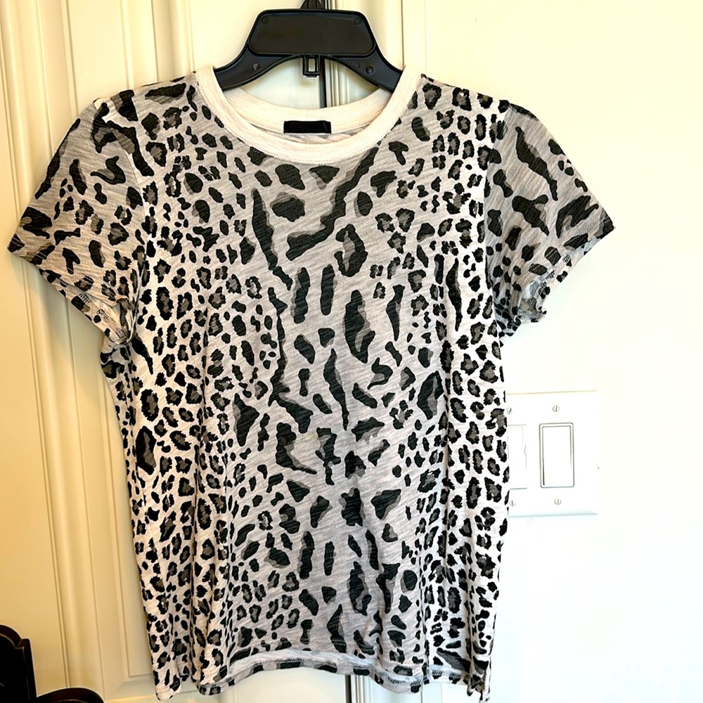 ATM 100% cotton leopard print tshirt - size Small